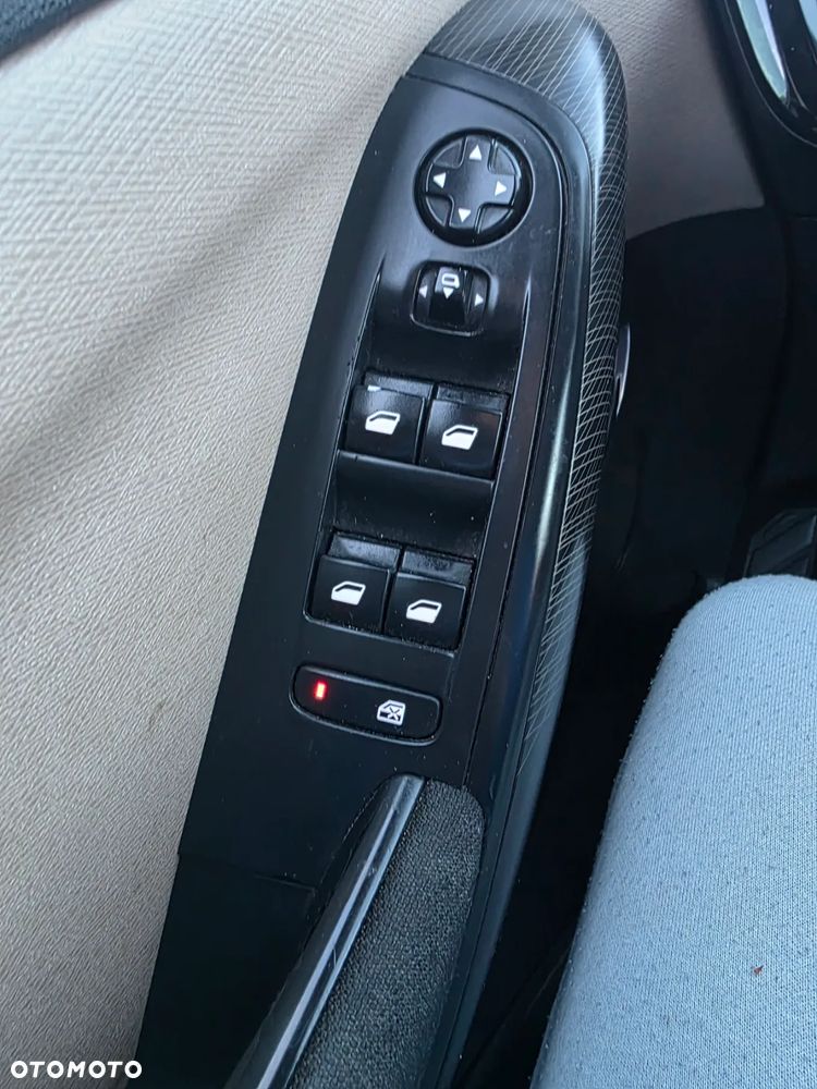 Citroën C4 Picasso 1.6 e-HDi Intensive - 16