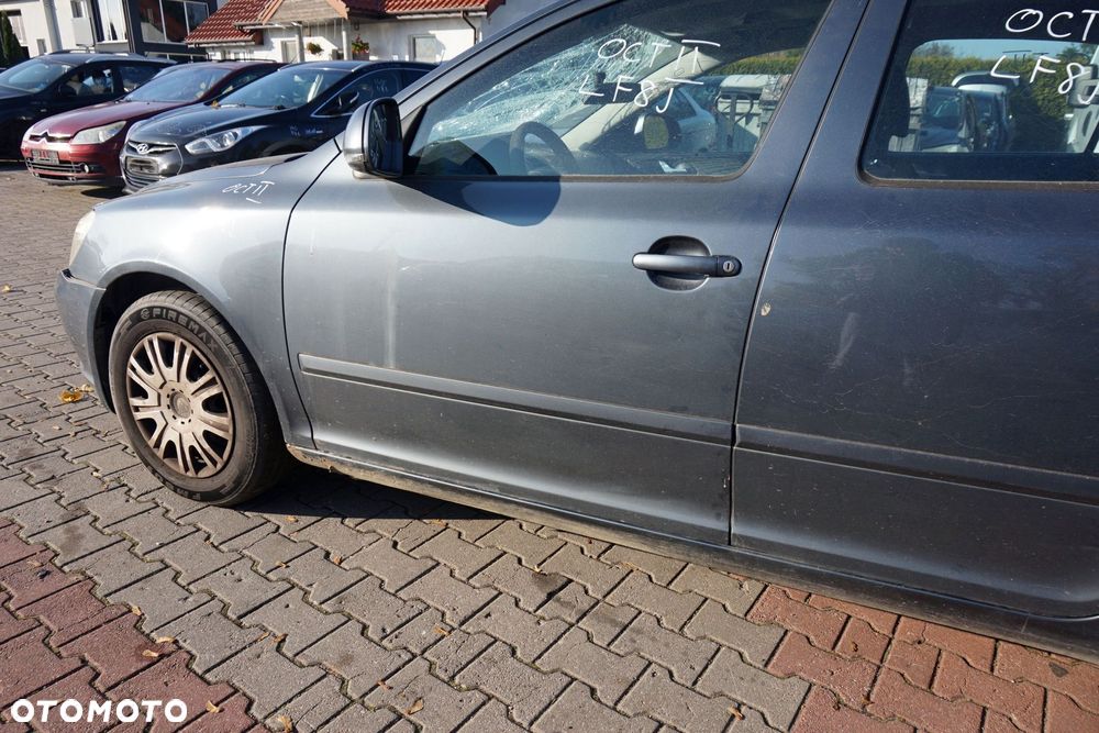 DRZWI PRZEDNIE LEWE OCTAVIA II 1Z3 LIFT LB LIFTBACK LF8J 9153  SZARY SKODA 2008-2013 - 2