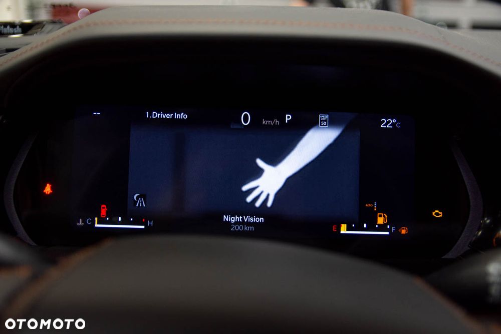 Jeep Grand Cherokee - 26