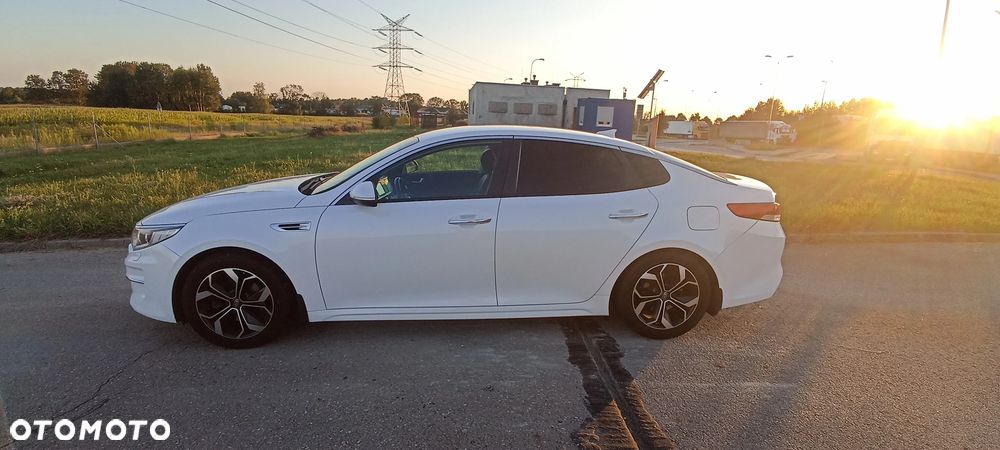 Kia Optima 2.0 L - 10