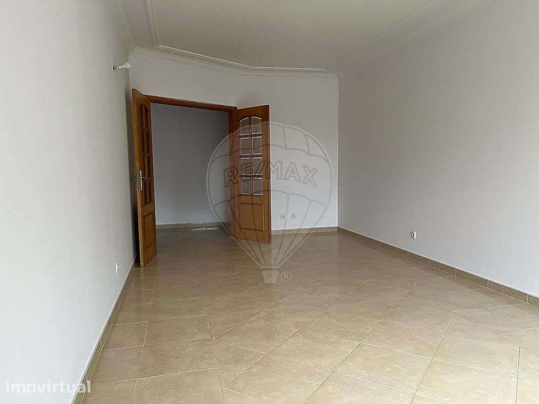 Apartamento T2 para arrendamento - Grande imagem: 4/16