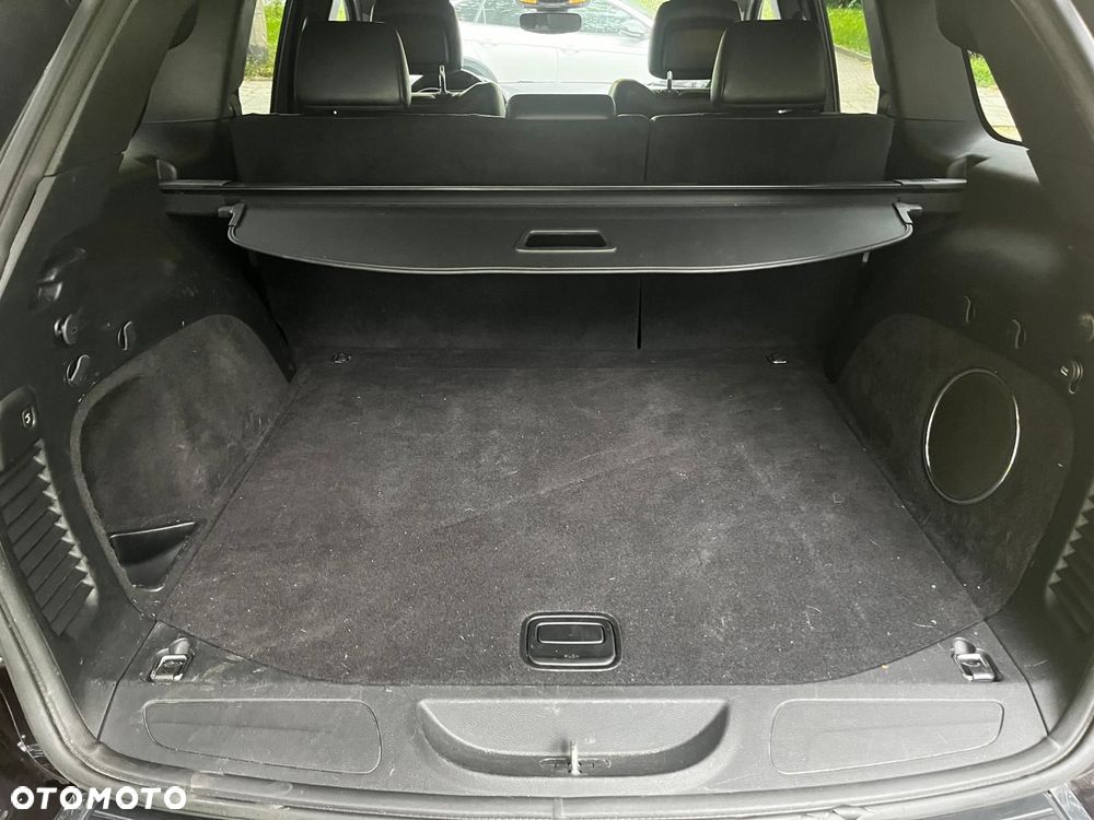 Jeep Grand Cherokee - 24