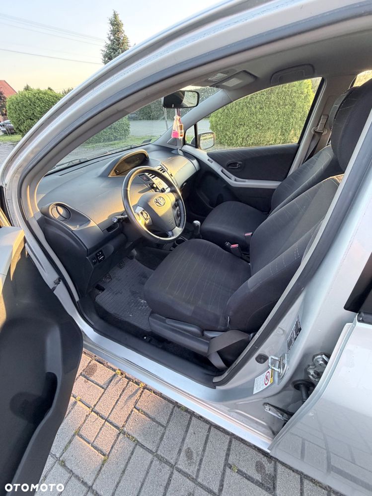 Toyota Yaris - 6