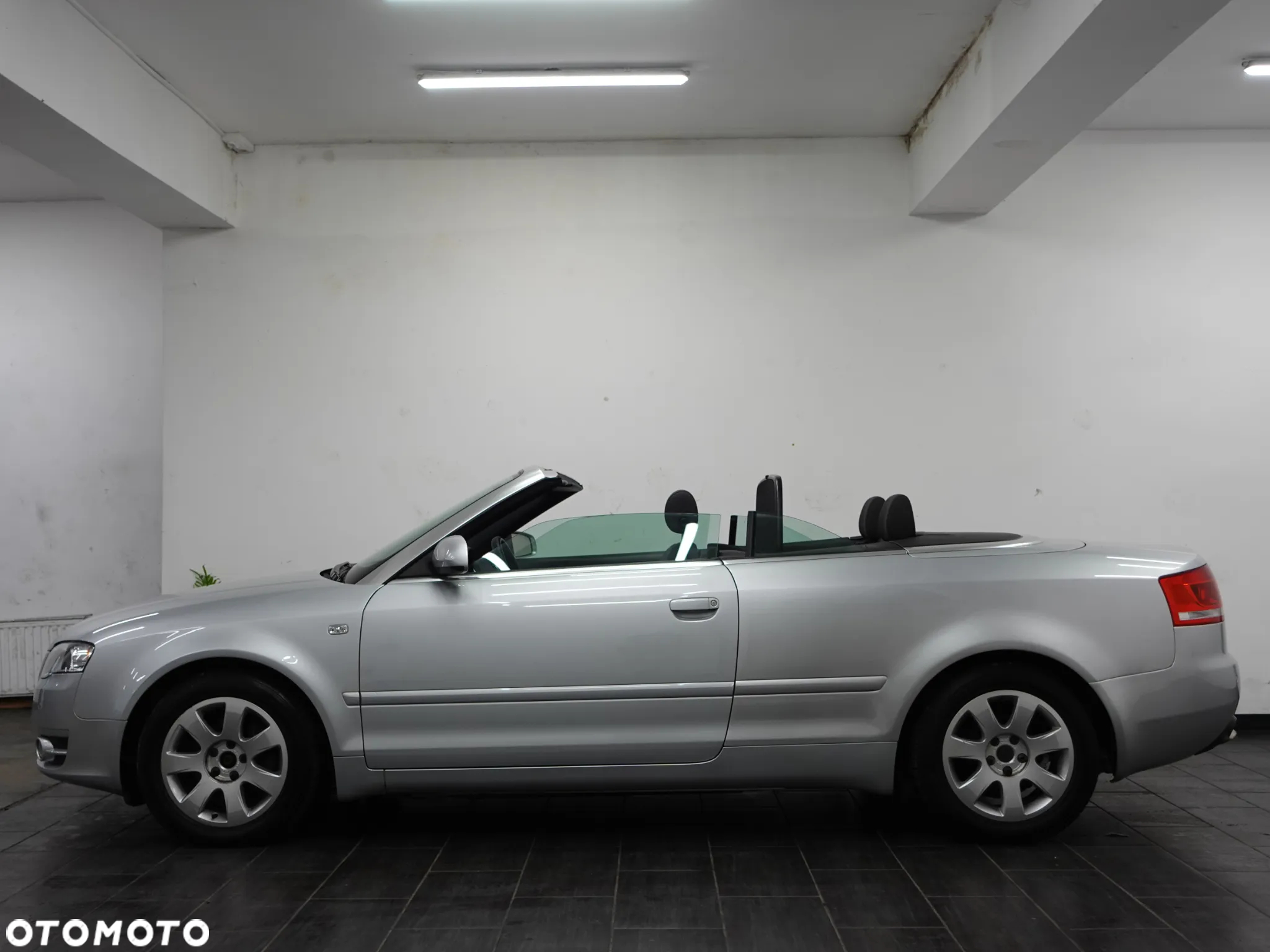 Audi A4 Cabriolet 2.0 TDI DPF - 5