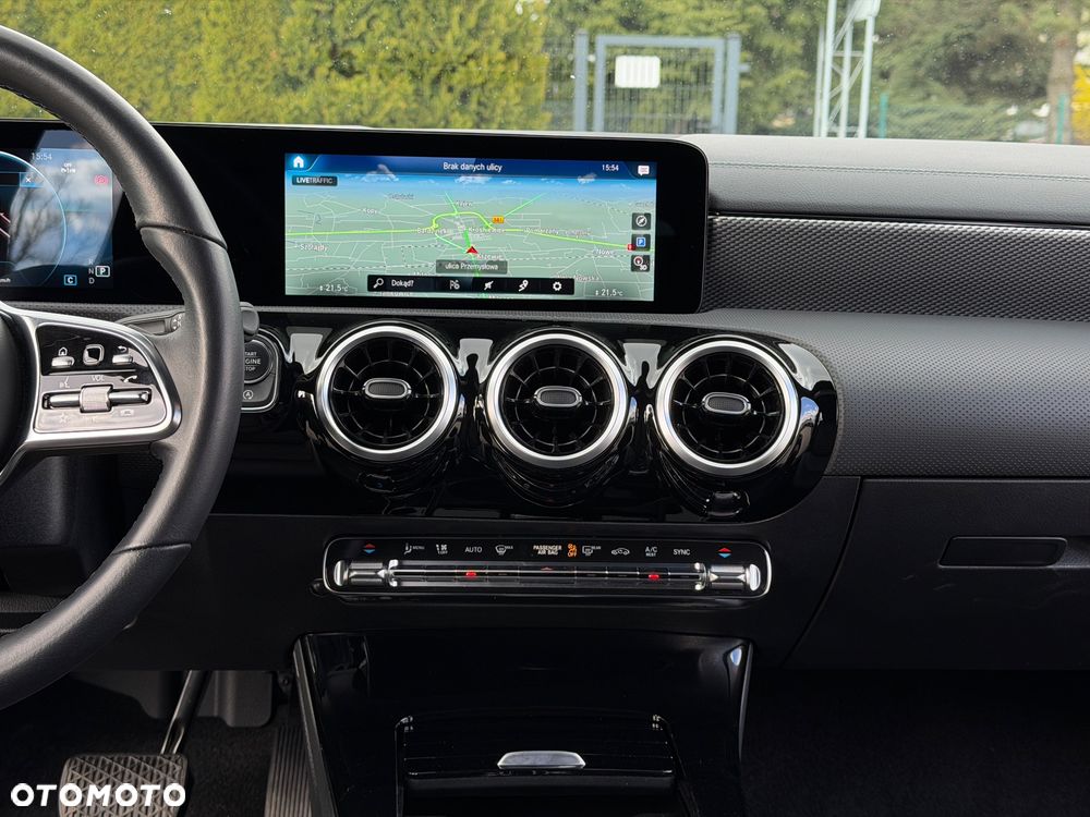 Mercedes-Benz CLA 220 d 8G-DCT - 19