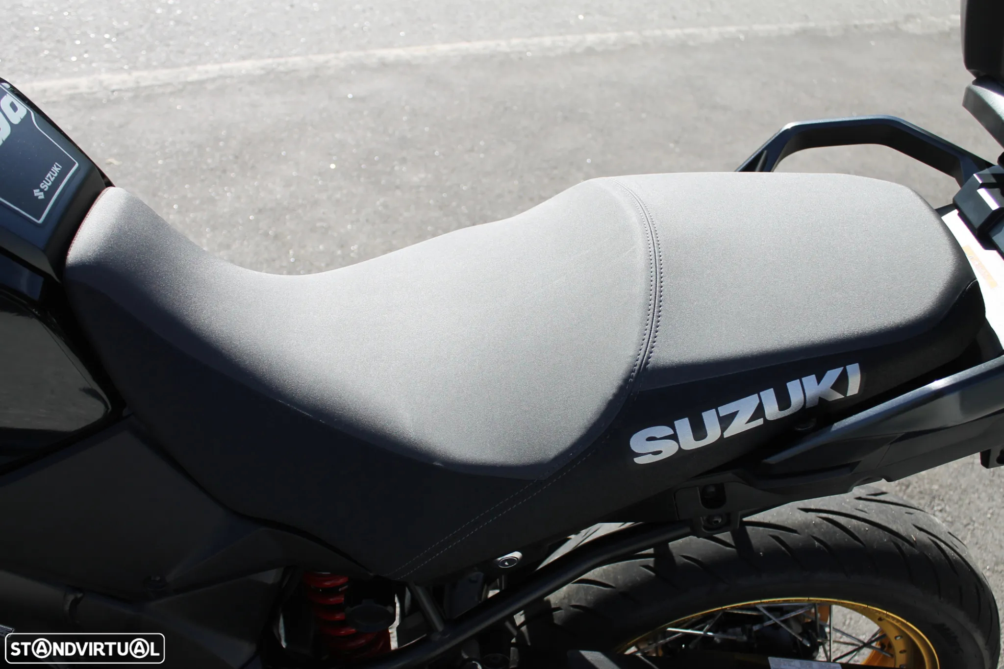 Suzuki DL V-STrom XT Adventure - 28