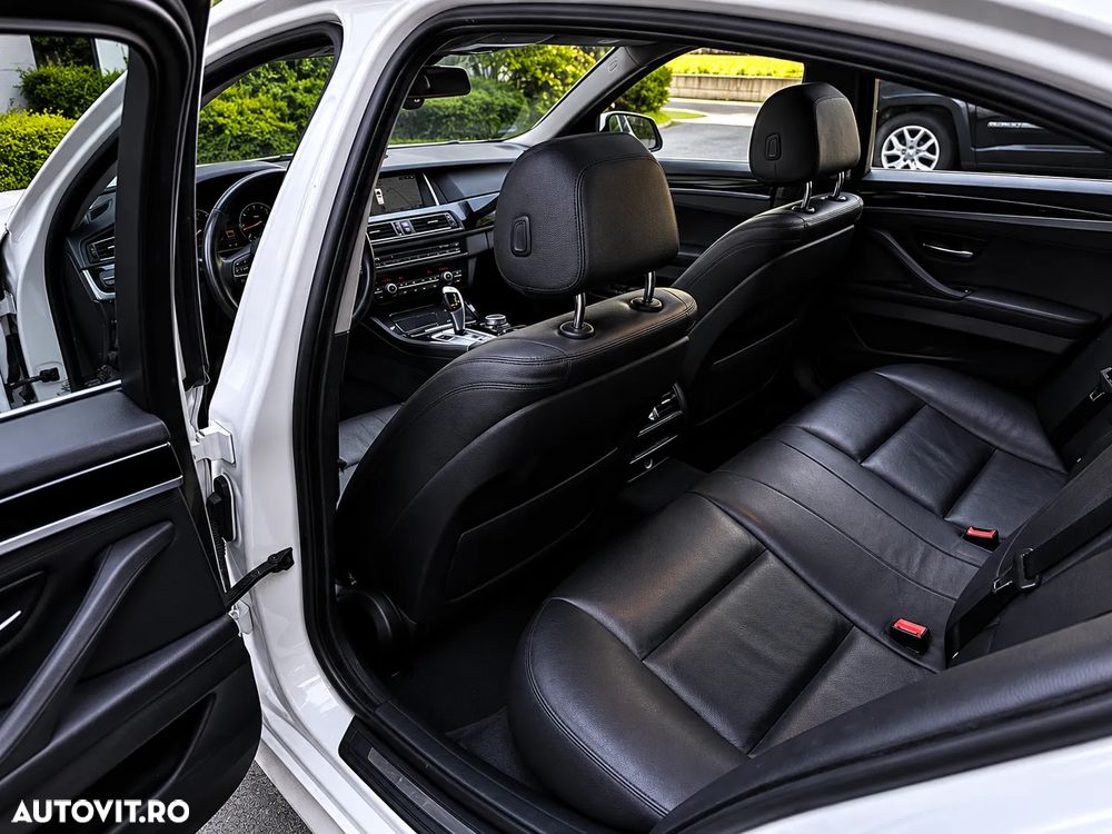BMW Seria 5 520d Aut. Luxury Line - 13