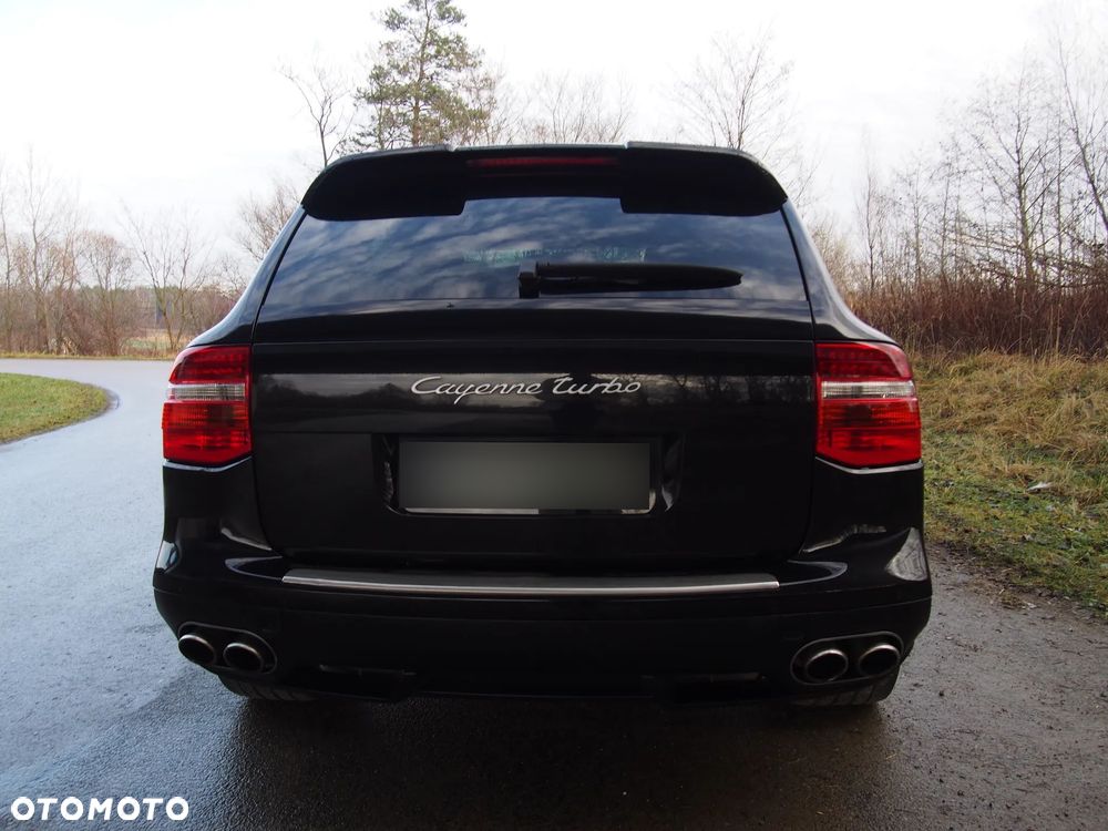 Porsche Cayenne Turbo - 12