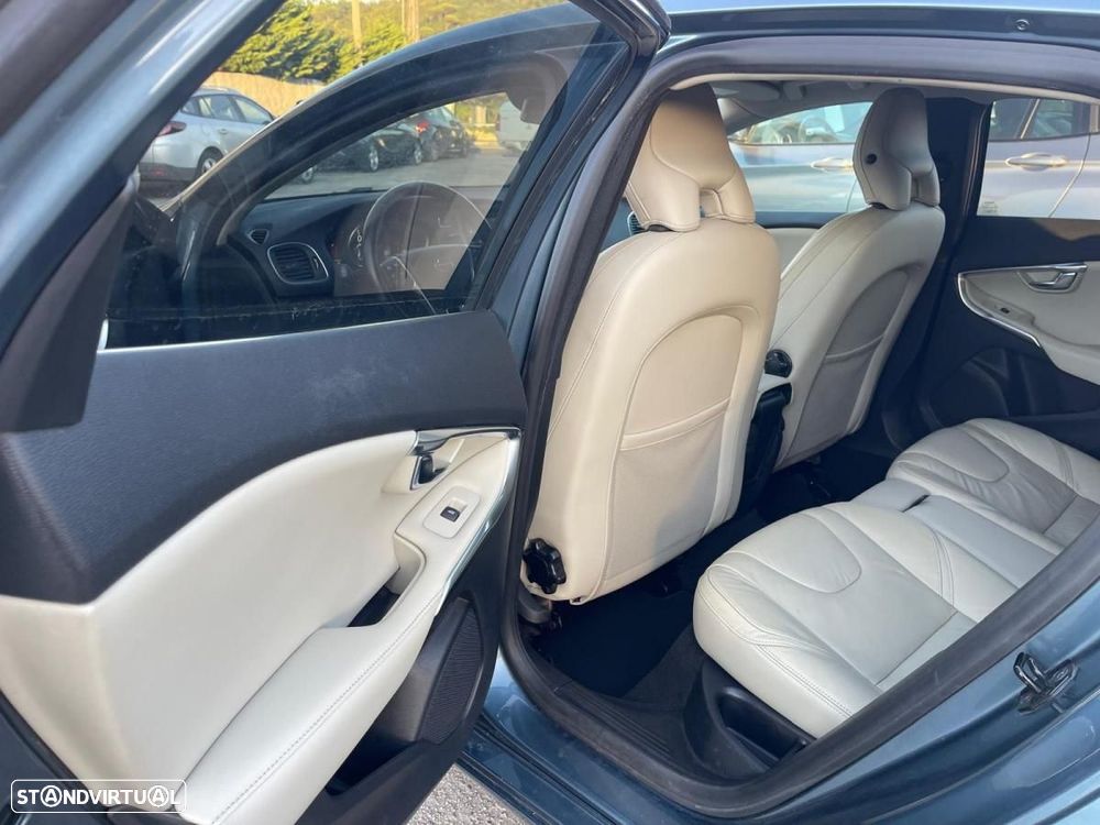 Volvo V40 1.6 D2 Summum - 11