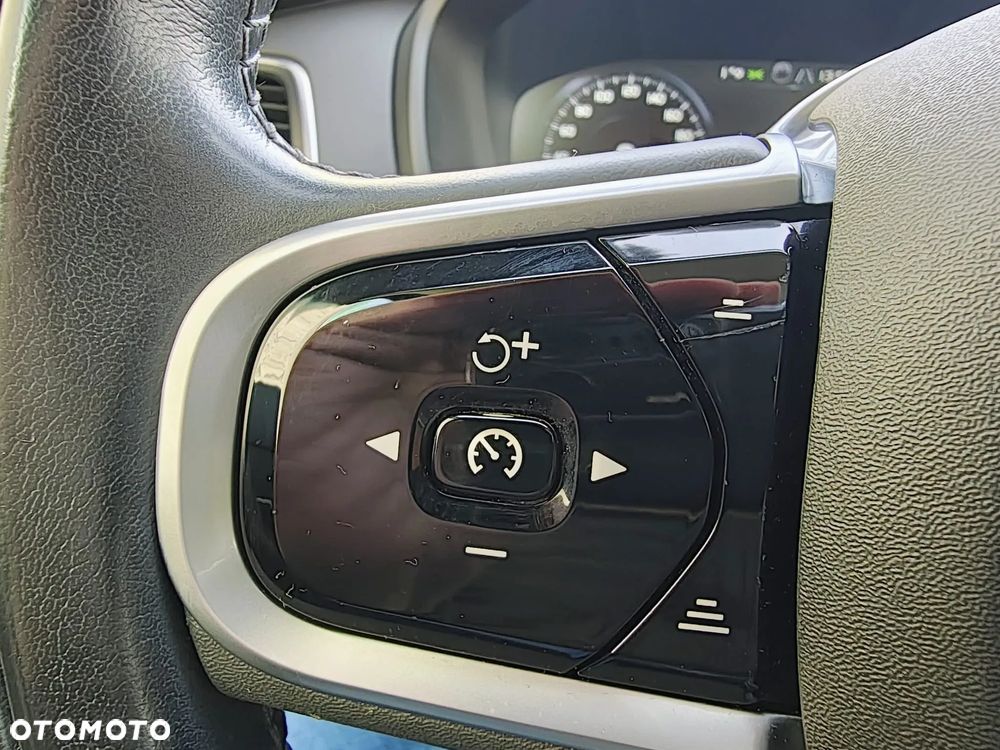Volvo XC 90 T5 AWD Geartronic Momentum - 26