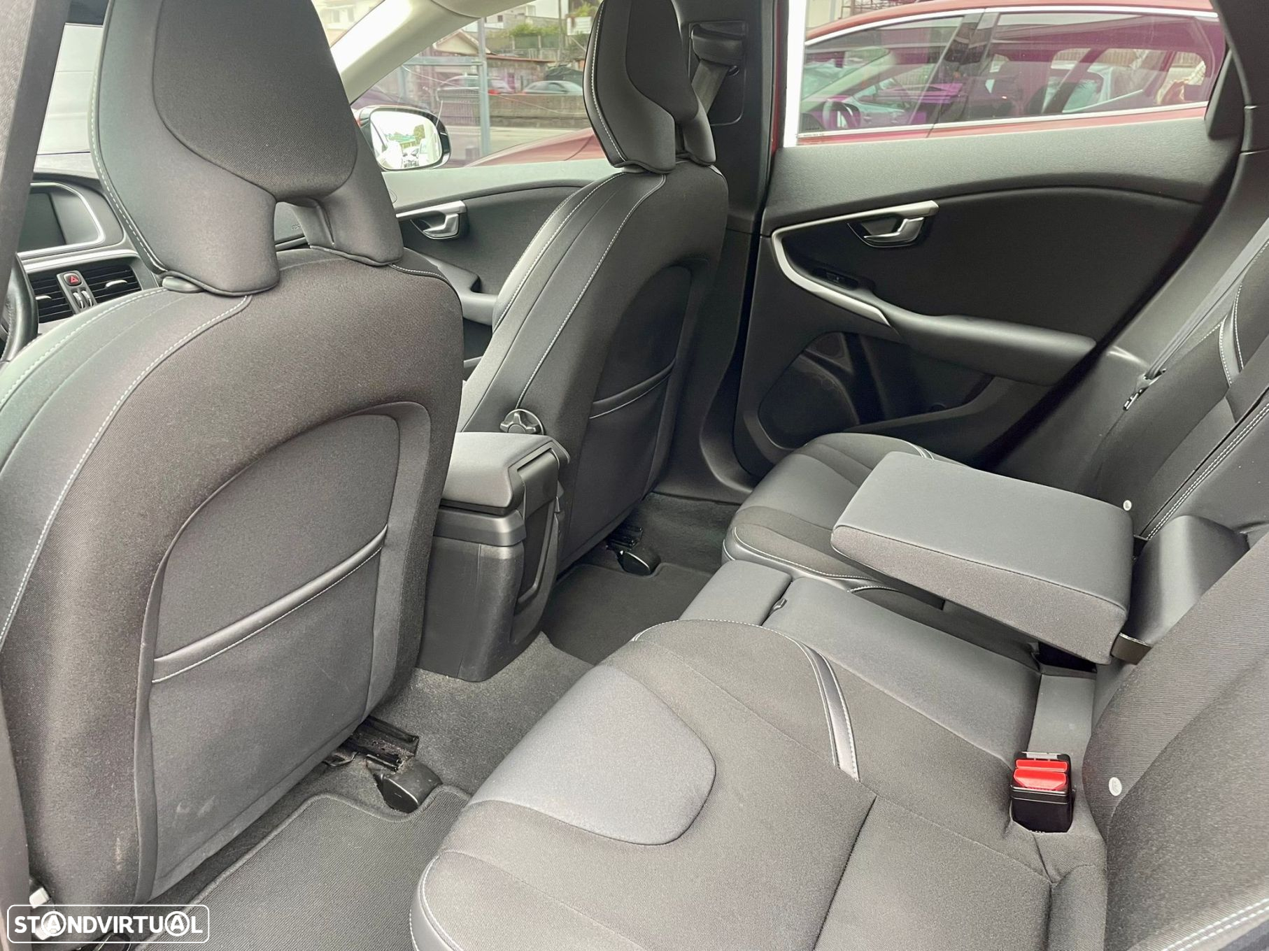 Volvo V40 1.6 D2 Eco Momentum - 10