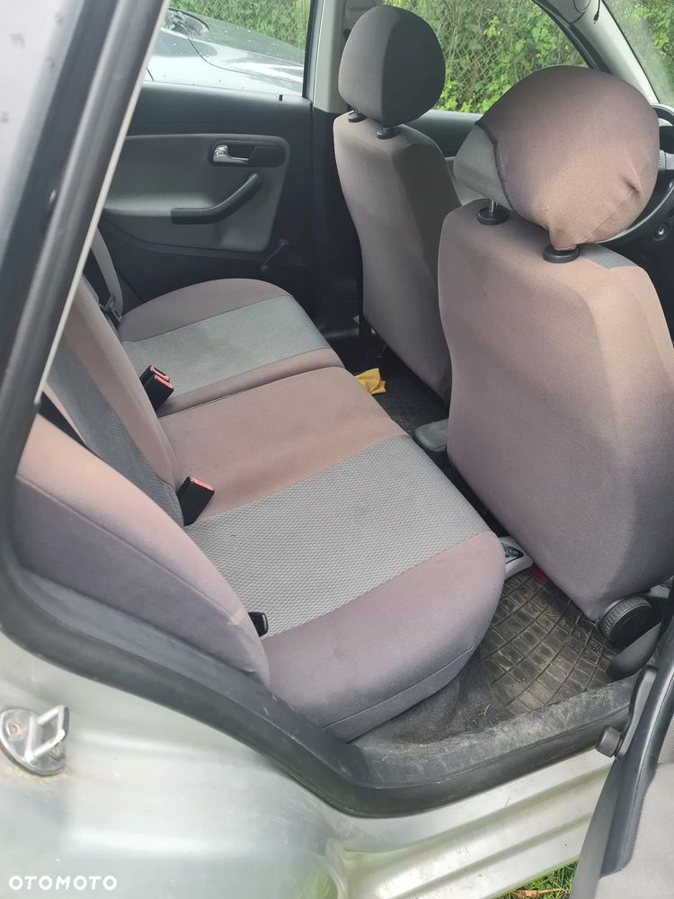 Seat Ibiza 1.4 16V Signo - 4