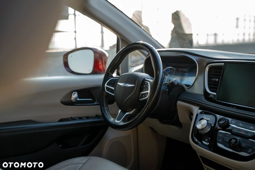 Chrysler Pacifica - 18