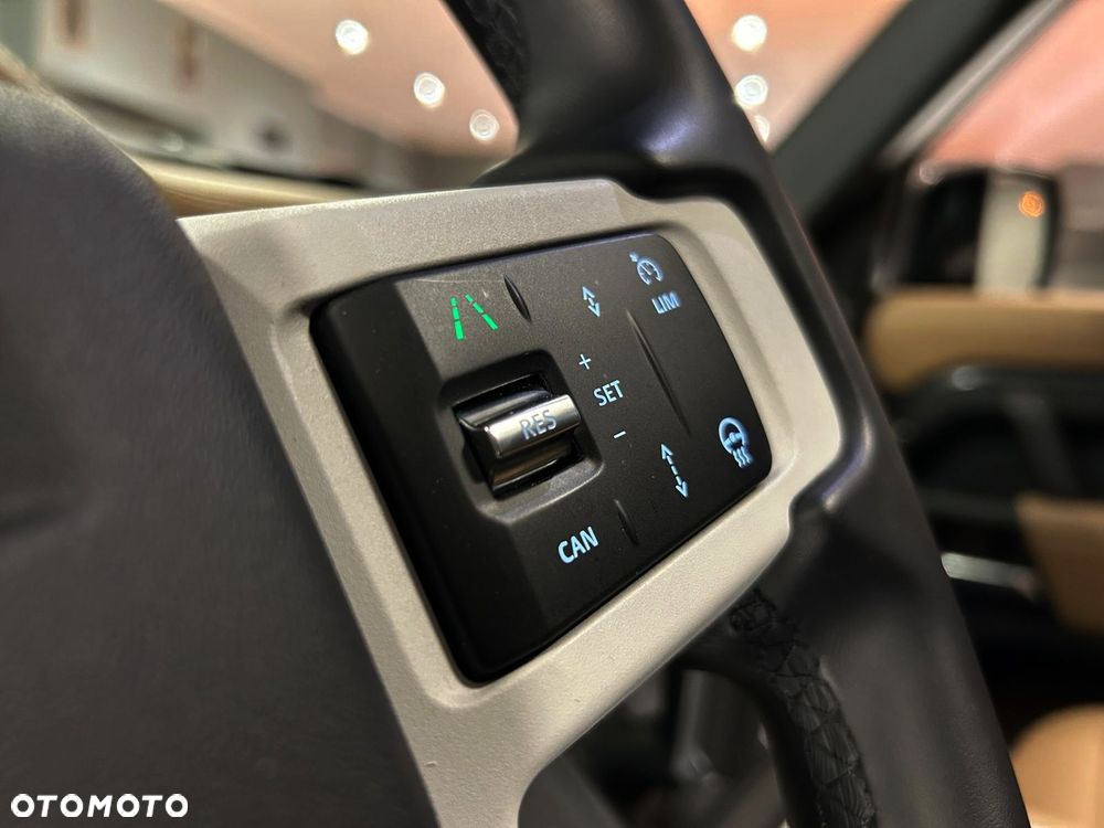 Land Rover Defender 3.0 D250 mHEV X-Dynamic HSE - 28