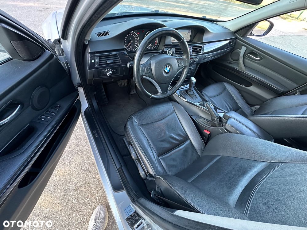 BMW Seria 3 320d xDrive DPF - 19
