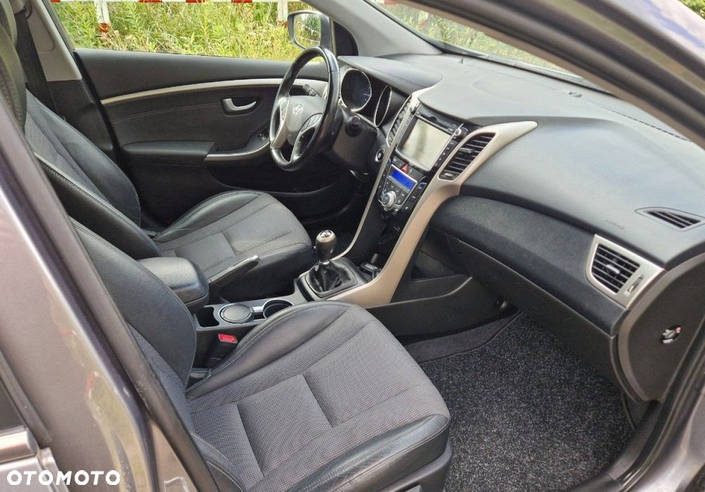 Hyundai i30 blue Kombi 1.6 GDi Style - 28