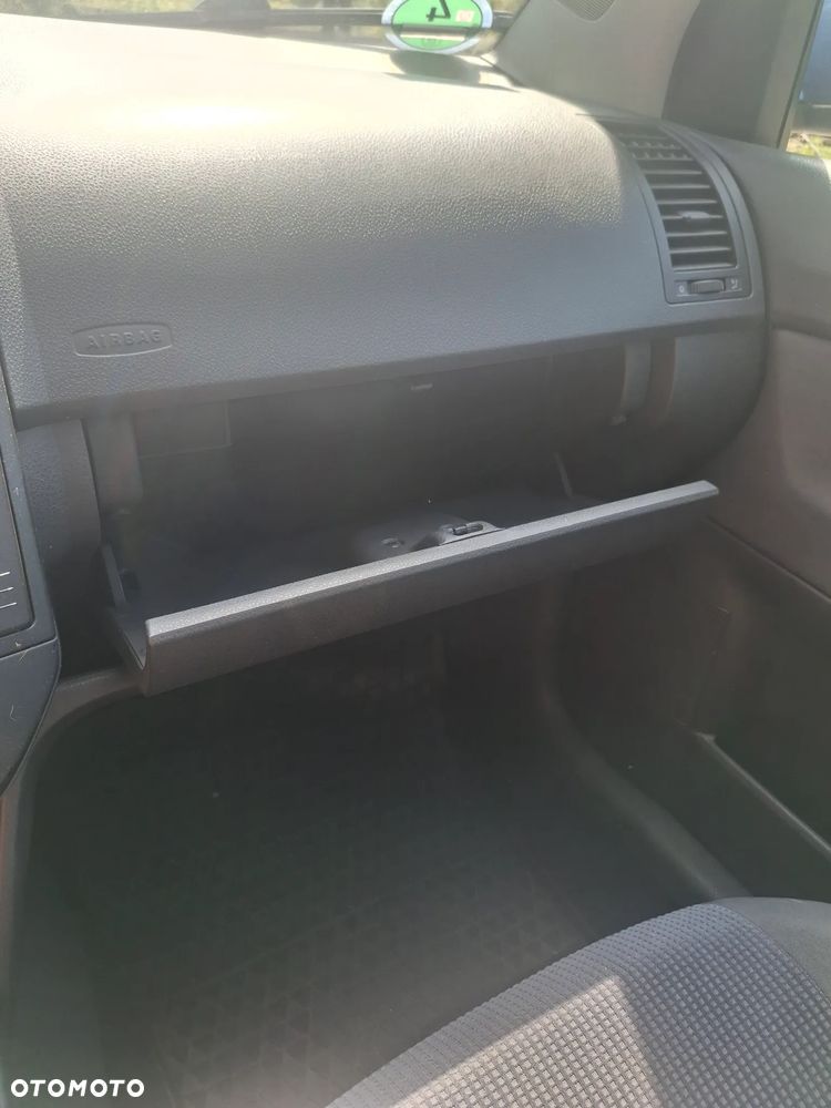 Volkswagen Polo 1.4 16V Comfortline - 15