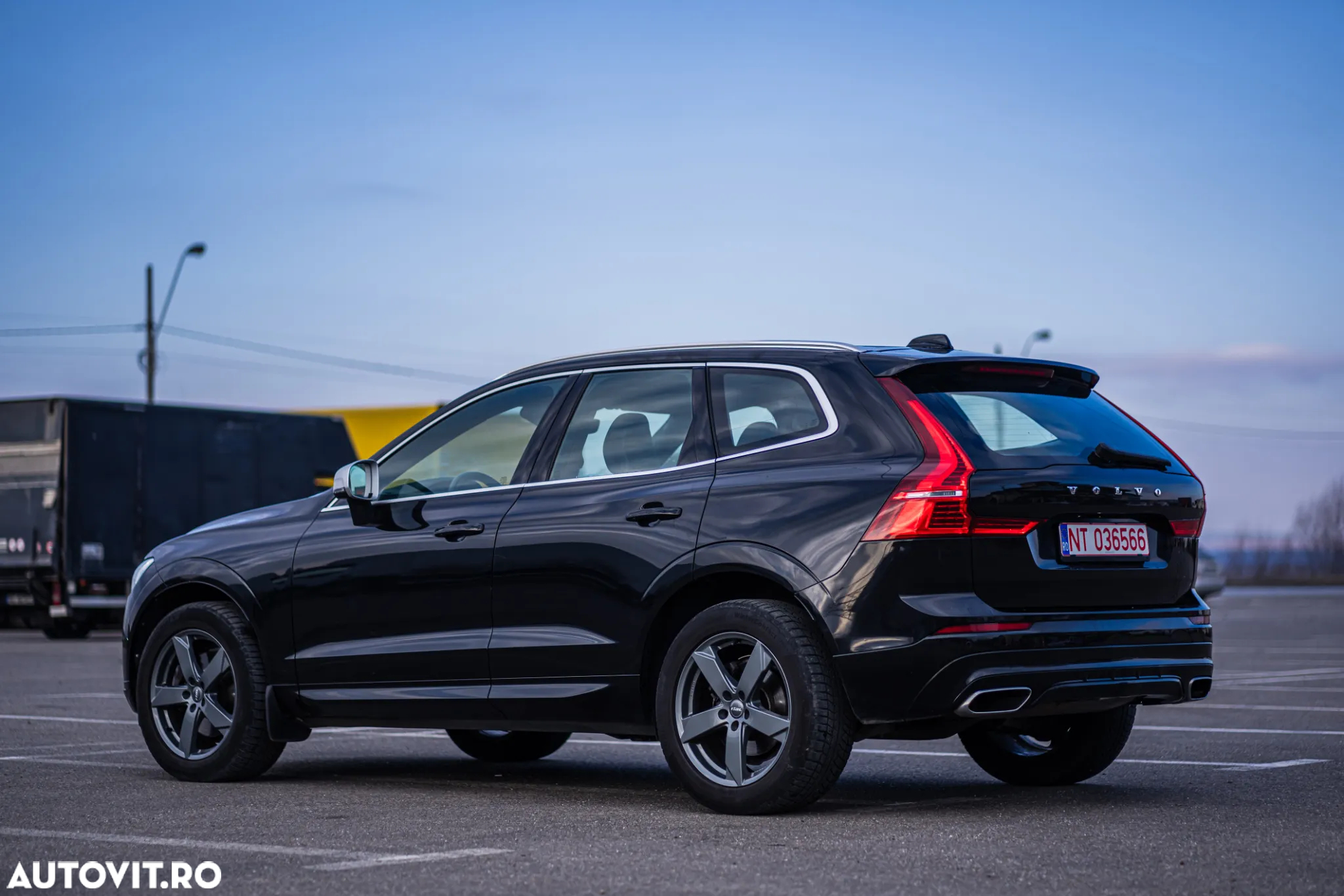 Volvo XC 60 D4 AWD Geartronic RDesign - 3