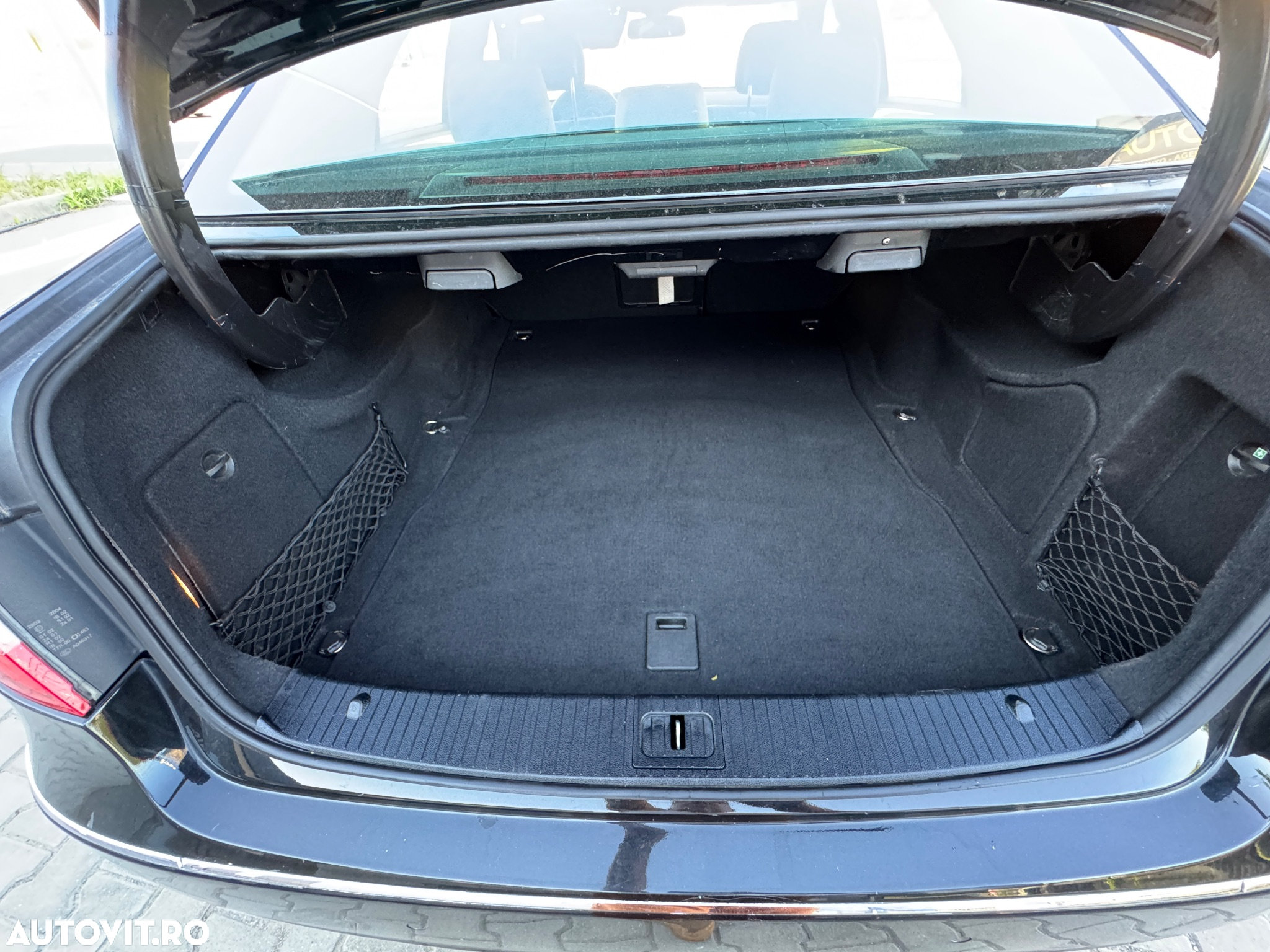 Mercedes-Benz E - 27