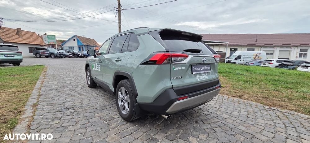 Toyota RAV4 - 11
