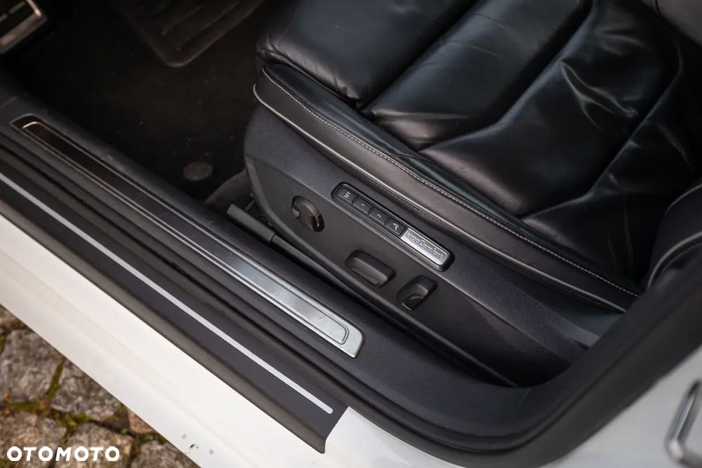 Volkswagen Arteon 2.0 TDI SCR 4Motion DSG Elegance - 23