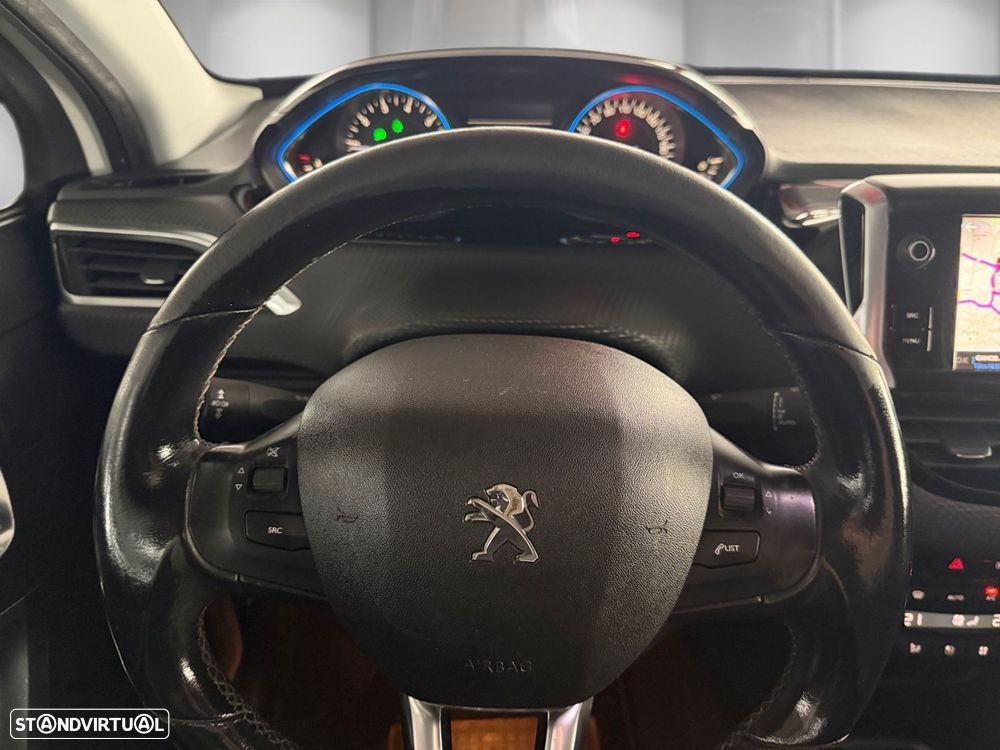 Peugeot 2008 1.2 PureTech Allure - 6