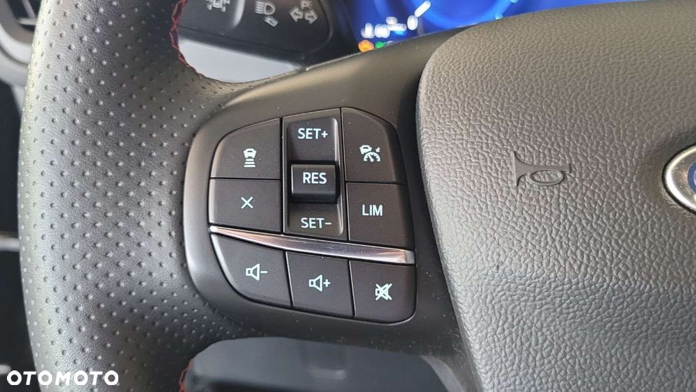 Ford Kuga - 16