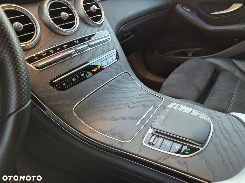 Mercedes-Benz GLC 220 d 4Matic 9G-TRONIC AMG Line - 24