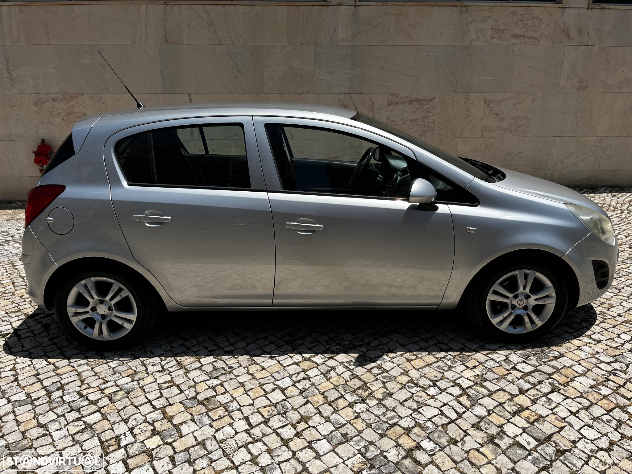 Opel Corsa 1.3 CDTi Enjoy EcoFLEX - 17