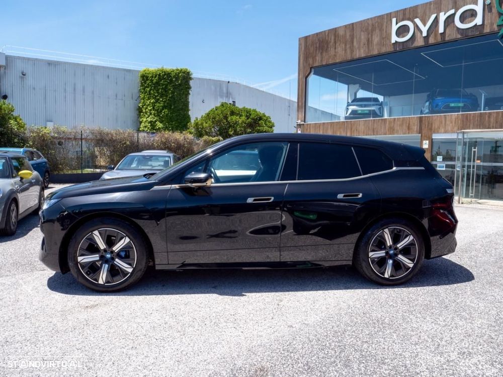 BMW iX xDrive 40 - 8