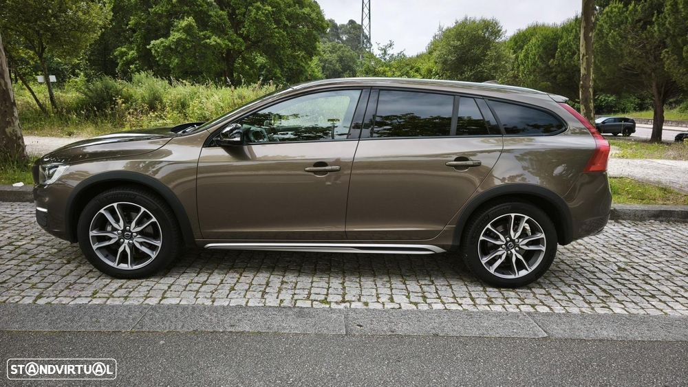 Volvo V60 Cross Country 2.0 D3 Summum Geartronic - 3