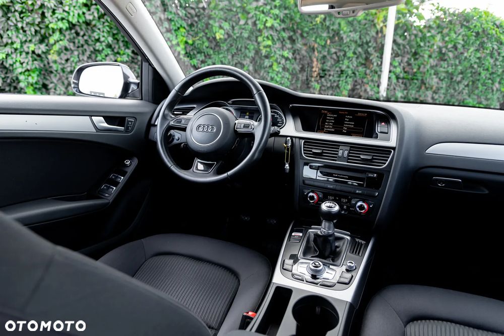 Audi A4 Avant 2.0 TDI DPF quattro Attraction - 25