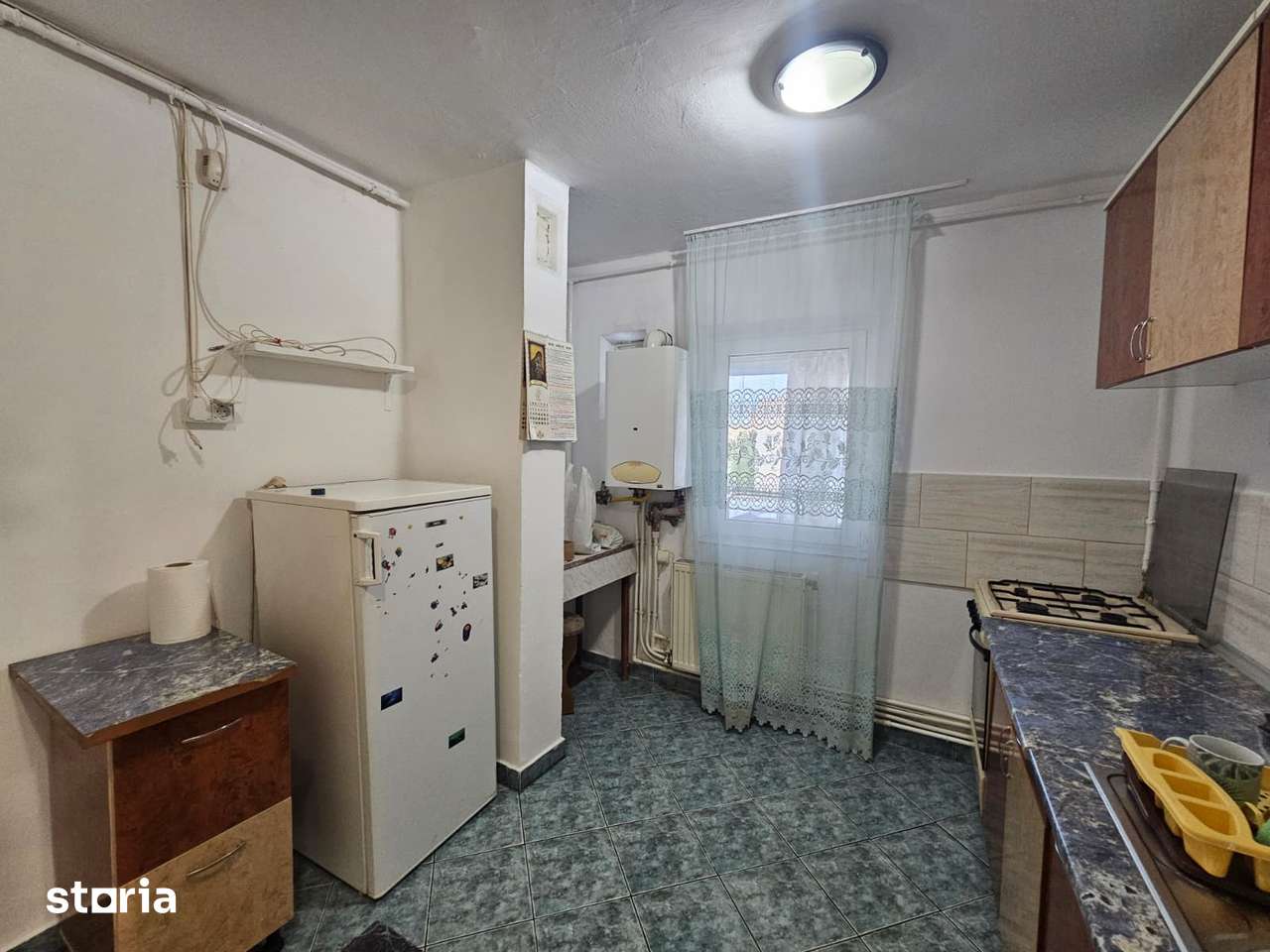 De vânzare apartament cu 2 camere, decomandat, Crisului, etaj 3 — fotografia 3