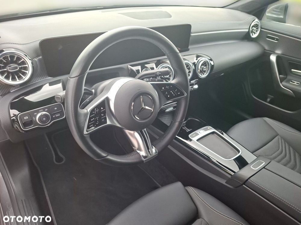 Mercedes-Benz CLA 200 d Progressive 8G-DCT - 9