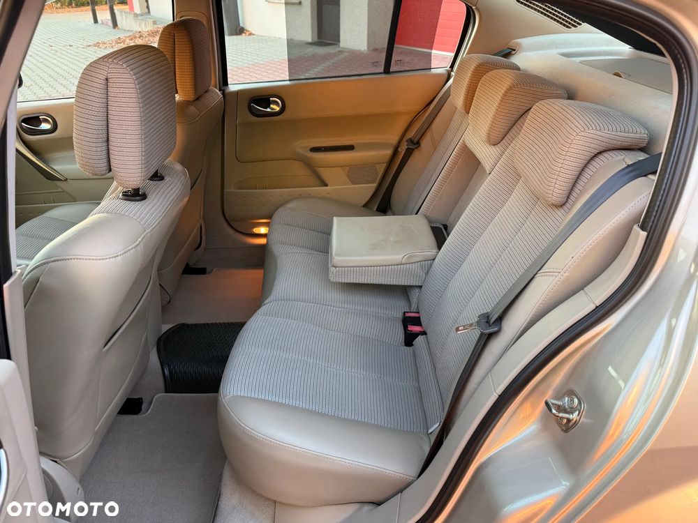 Renault Megane 1.6 16V Privilege - 25