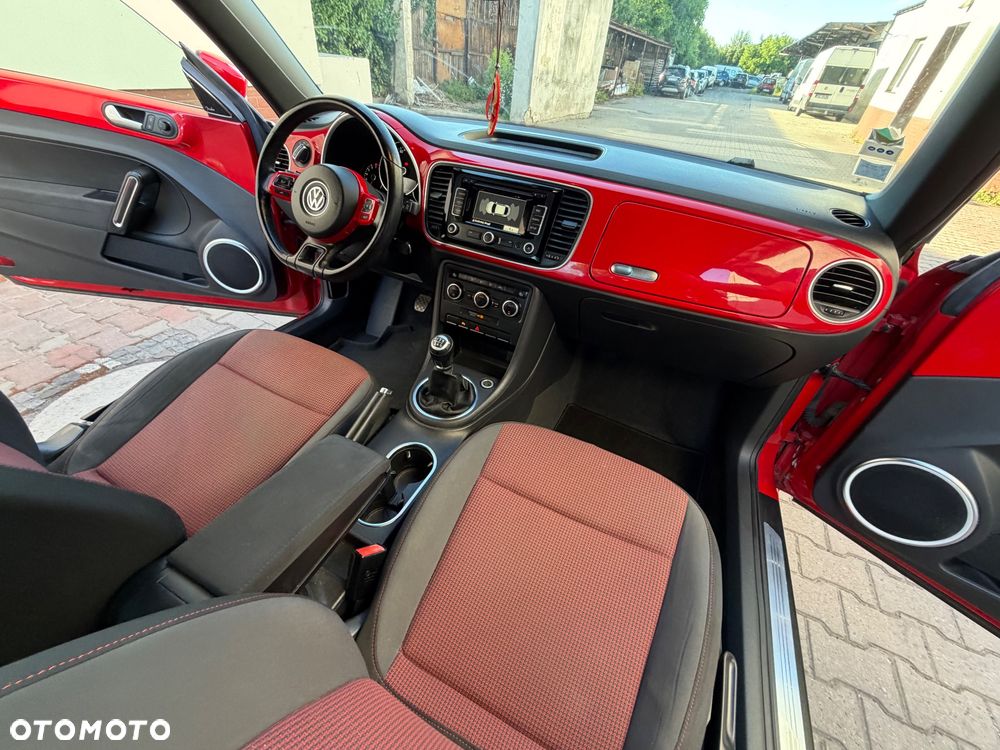 Volkswagen New Beetle - 5