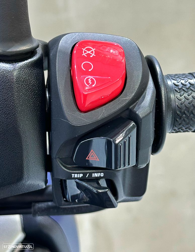 Yamaha X-Max 300 - 14