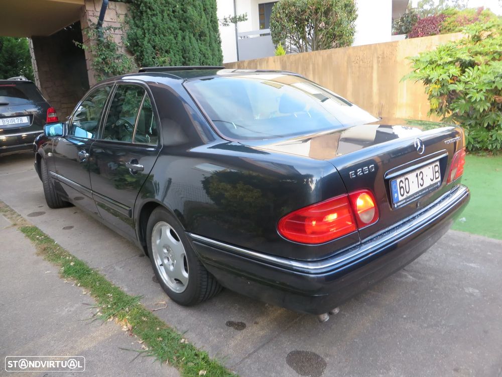 Mercedes-Benz E 250 TD Classic - 9