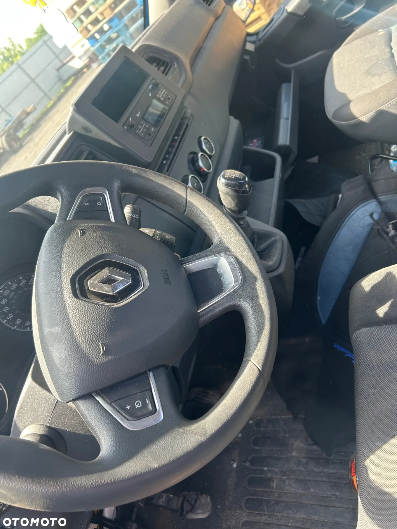 Renault Master 120 KW - 12