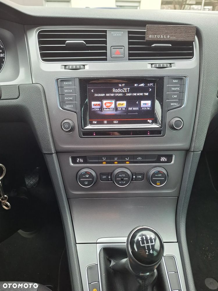 Volkswagen Golf 1.6 TDI BlueMotion Technology Comfortline - 13