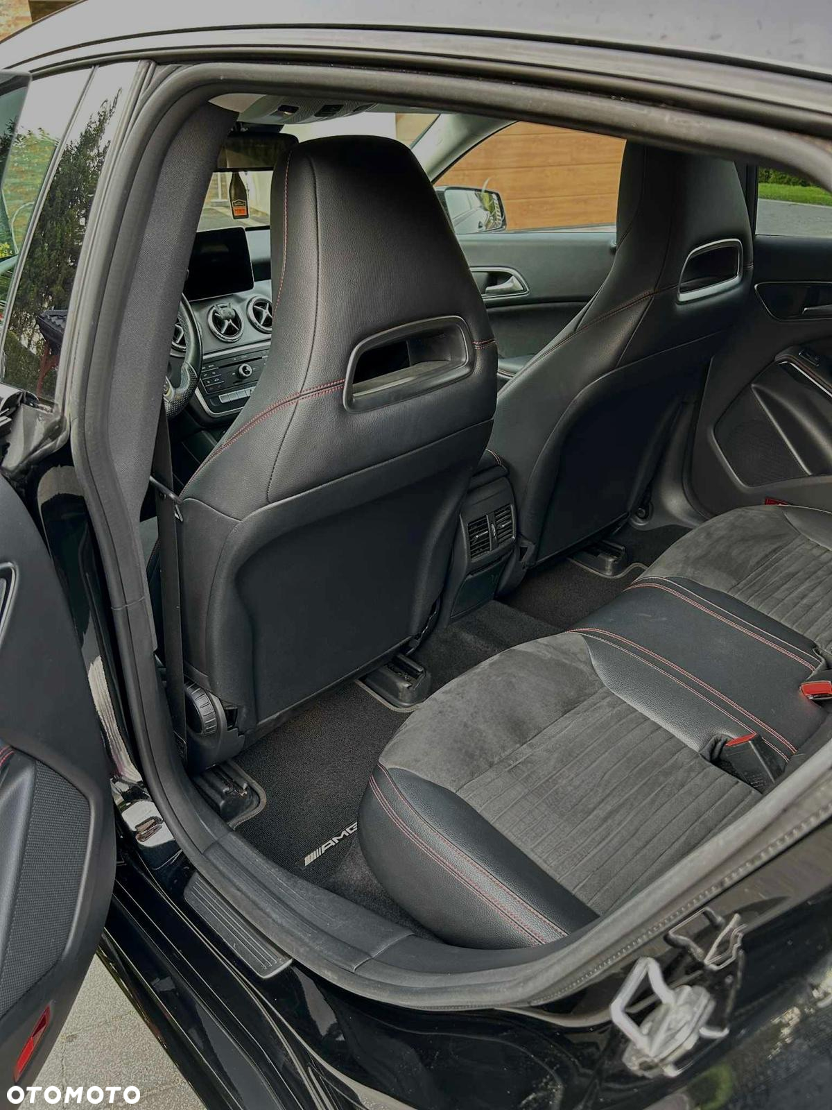 Mercedes-Benz CLA 220 4-Matic AMG Line - 8