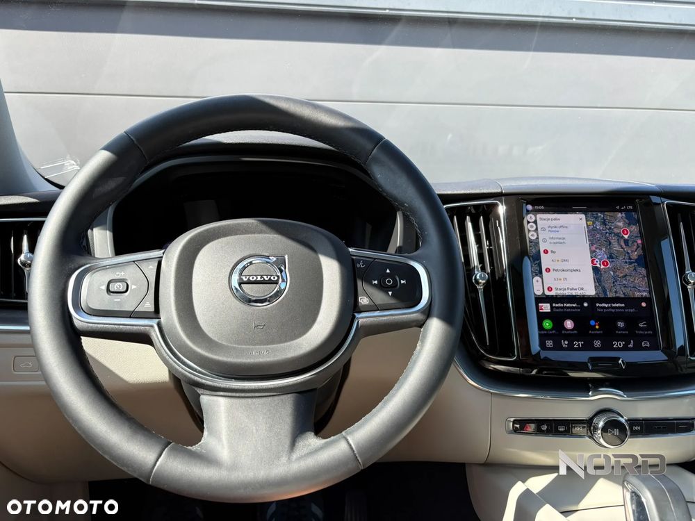 Volvo XC 60 T6 Plug-In Hybrid AWD Core - 12