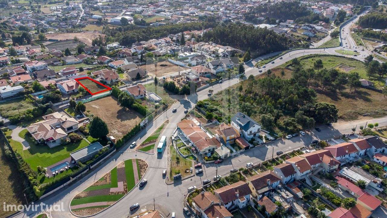 Terreno com 857 m2 para construção em Escapães - Grande imagem: 5/12