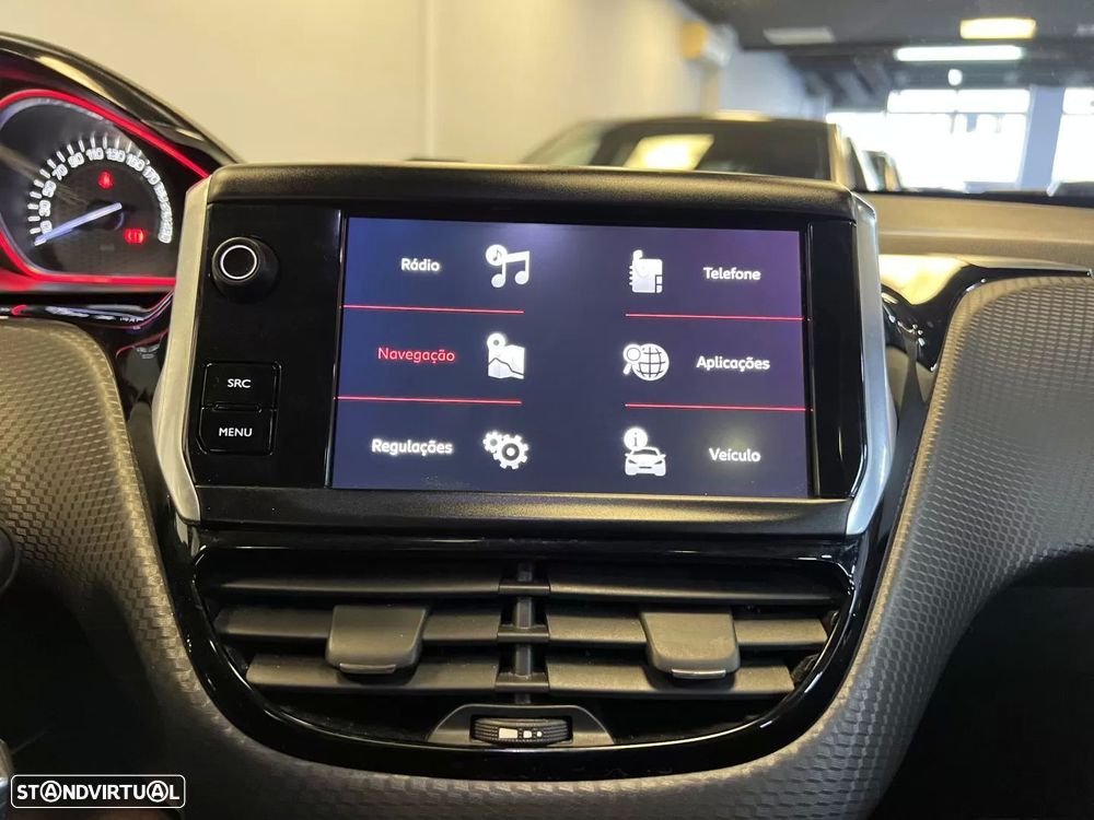 Peugeot 2008 1.2 PureTech GT Line - 23