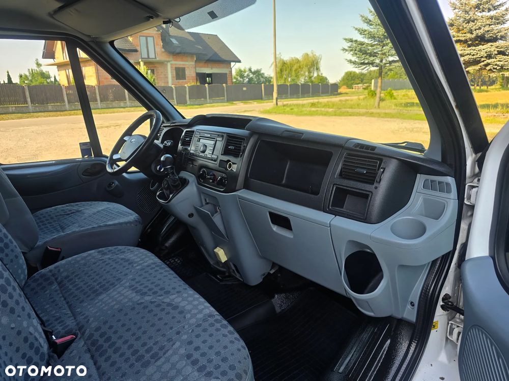 Ford Transit - 17