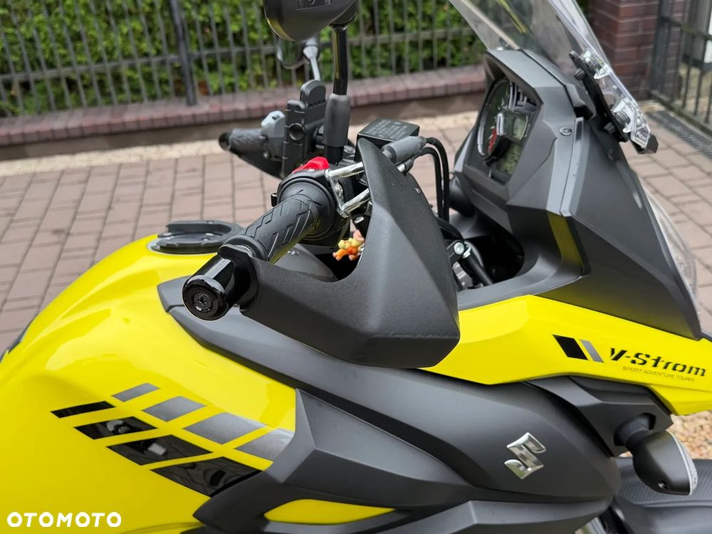 Suzuki V-STROM - 11