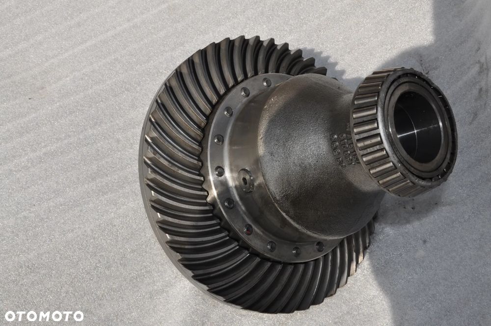 WAŁEK KOŁO TALERZOWE MASSEY FERGUSON 7480 6480 6485 - 1