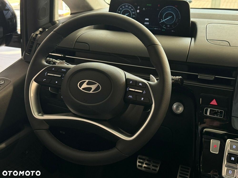 Hyundai Staria - 15