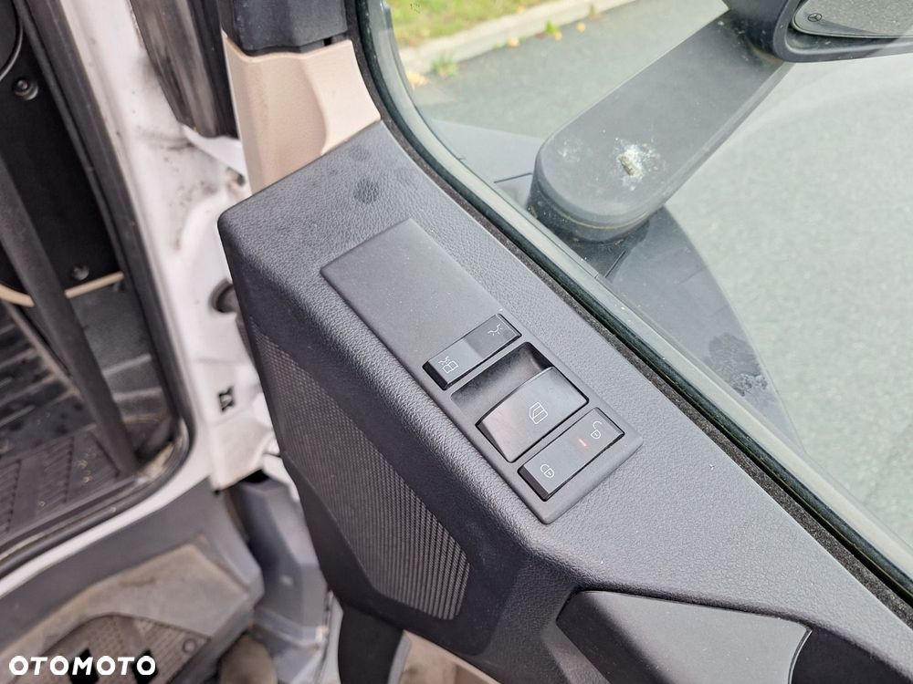 Versalift Actros  1843 - 21