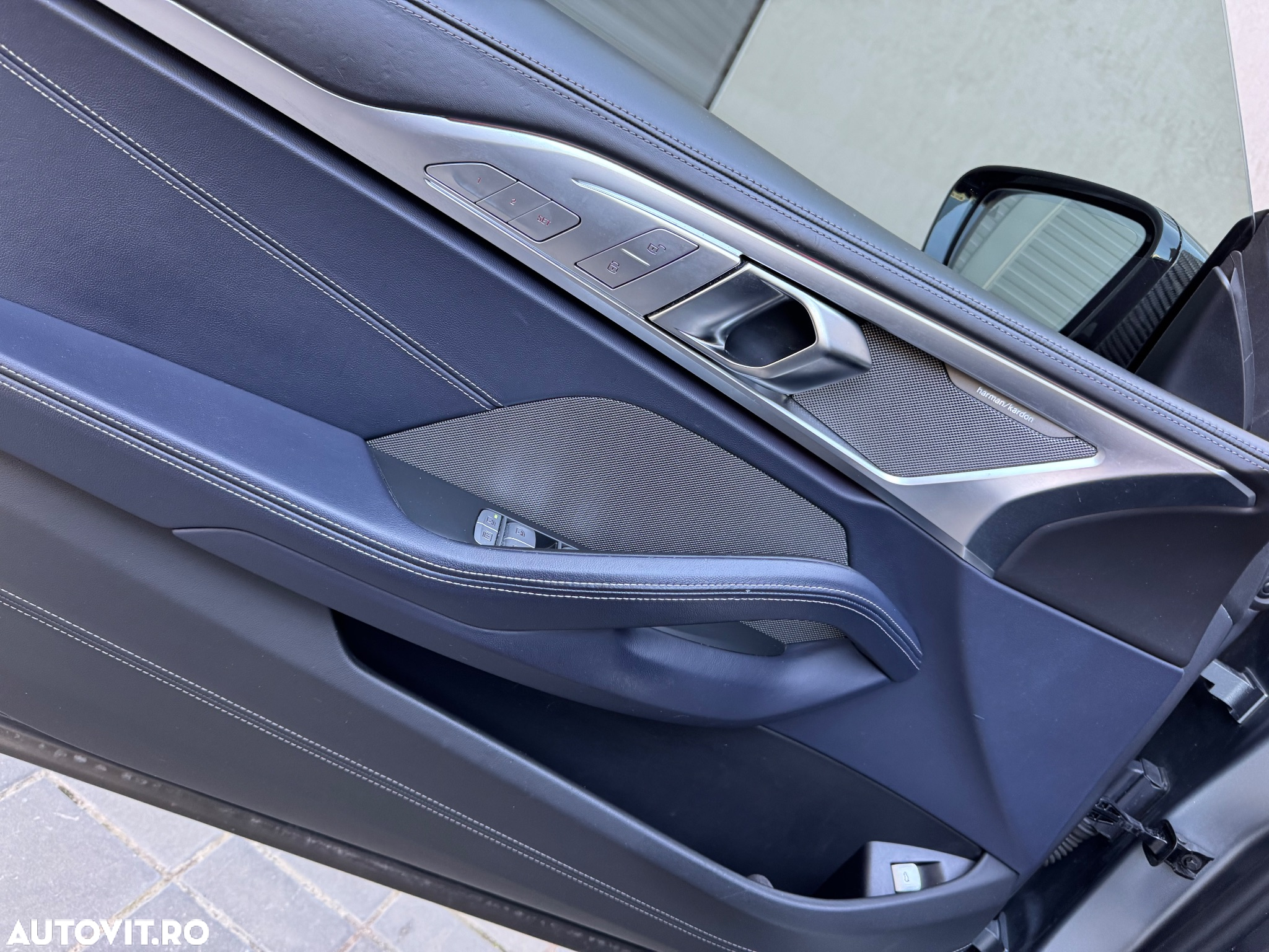 BMW Seria 8 - 23